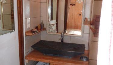 PLEIN SOLEIL appartement avec GARAGE pour SKI TROIS VALLEES et CURE THERMALE - Foto 3