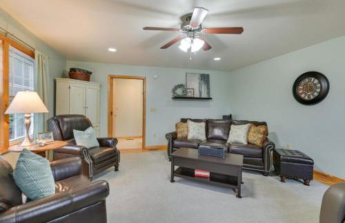 Large Home with Deck and Grill about 9 Mi to Virginia Tech - Foto 5