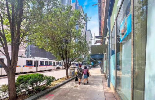 The Elevated Gallery - Historic Loft - Heart of Downtown - 98WalkScore - Foto 31