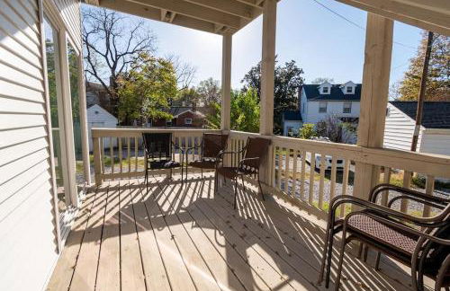 Globetrotters Suite in Historic Richmond with Patio - Foto 27