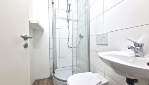 L11 Work & Stay Studio - Photo 4, Shower