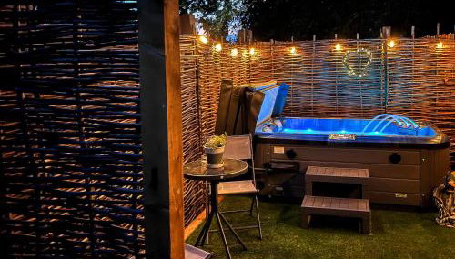 Peacock On The Pin - Foto 1