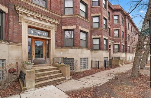 Modern & Spacious 3BR Apt with In-Unit Laundry - Bstone 2 - Photo 19