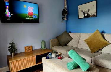 The Woodland Lodge - Wood Fired Hot Tub and Firepit - Foto 12