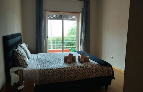 Apartamento com piscina - Foto 11