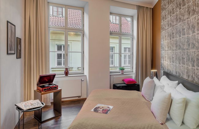 4 Arts Apartments by Adrez Living - Photo 19