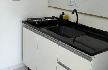 Casa com 2 Quartos, ar condicionado, cozinha e lavanderia completa, até 2 carros - Foto 10