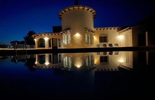 Private Hilltop Villa with Sea and Mountain Views - Foto 6