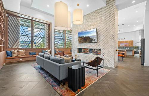 Modern 1BR LA l Workspace Pool Gym - Foto 13