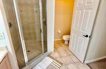 Luxury Village 4BR Pool Home near Disney Parks - Foto 36