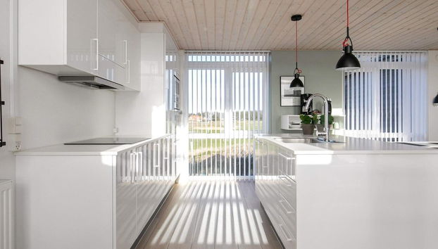 8 Person Holiday Home on a Holiday Park in Lokken - Foto 2, Cocina privada