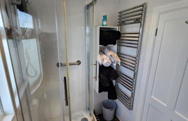 Charming 2-Bed Chalet - Foto 16