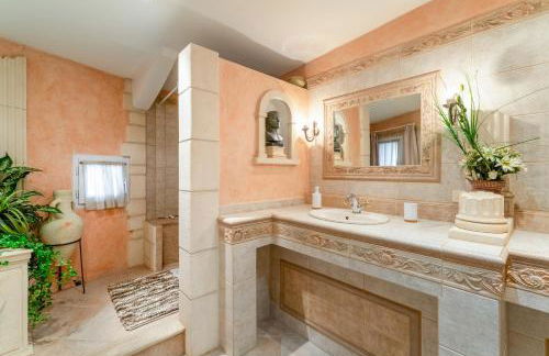 Lucciano Village House, Sleeps 6 - Foto 16