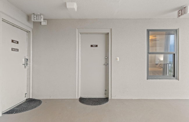 Phoenix VII 907 - Photo 71