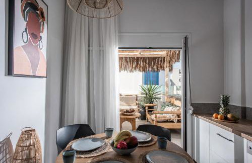 Khroma Luxury Suite 2 Beach front apartment - Photo 17