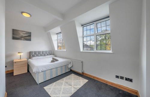 Lovely 5 Bed House in Barnet , home away from home - Foto 16