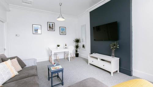 Spacious Apartment, Free Parking, Central Location Near To Uni, Hospital, Town - Foto 4