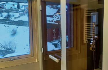 TANA DELLA MARMOTTA - renovated, ski in ski out, turkish bath, garage, storage - Foto 11