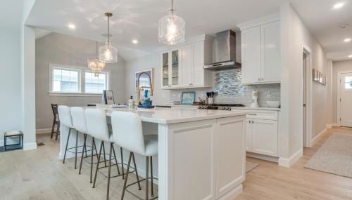 2 Mi to Public Beach! Cape Cod Gem with Fire Pit - Foto 5