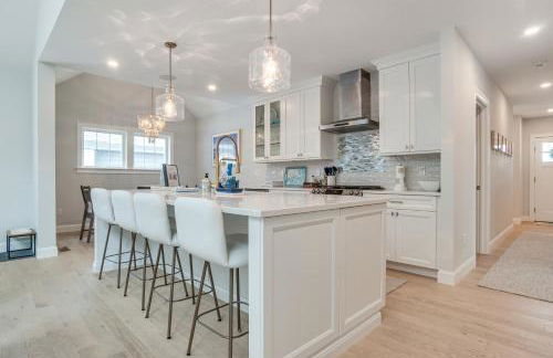 2 Mi to Public Beach! Cape Cod Gem with Fire Pit - Foto 5