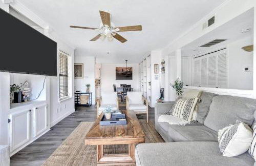 Modern Designed, Lakefront Home in Garland - Foto 9