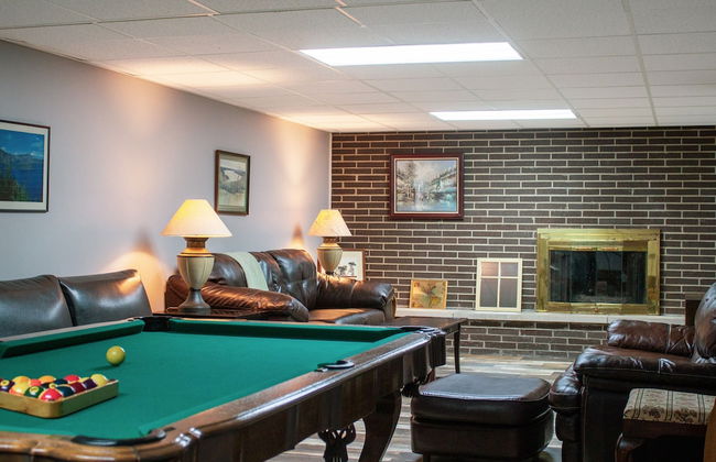 Huge Manor w Indoor Hot Tub and Pool Table - Foto 1