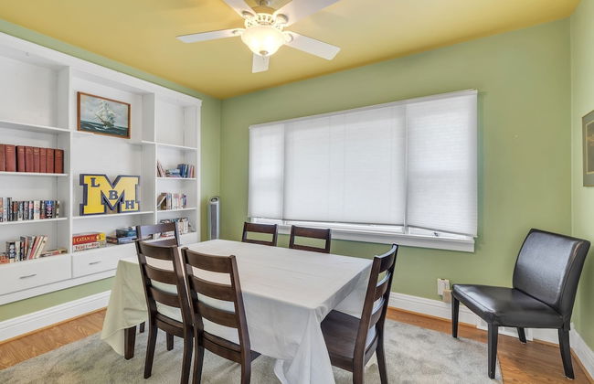 Unique Charmer: Outdoor Space & More Near Um 3 Bedroom Home by RedAwning - Foto 19