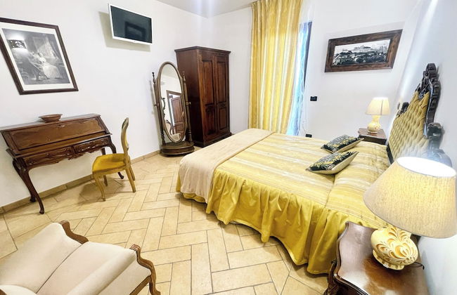 Pool, Jacuzzi and Events Room - Charming Villa in Umbria - Sleeps 24 - Lake View - Foto 9