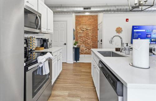 Mass Ave Retreat with Big Patio and Free Parking - Foto 20