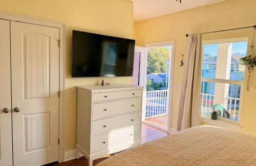 Walk Downtown, Private Parking, Short Drive to Beach & NAS - Foto 21