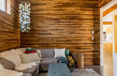 Mid Century Modern Family Home On 25 Acres! - Foto 13