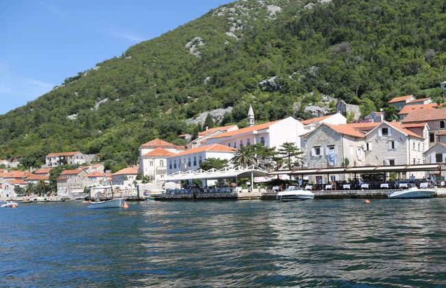 Excursão à Gruta Azul e Nossa Senhora das Rochas de barco - Foto 2