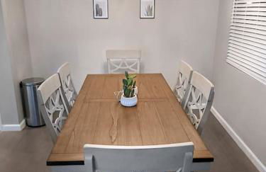 Cheerful & Relaxing 5 Location Pool Parking - Foto 15