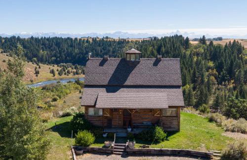 Lindas Perch by KABINO On Bank of Henrys Fork Mtn Views Fishing 6 acres Snake River WIFI - Foto 6