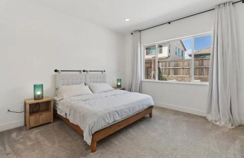 Spacious new house in Folsom Ranch 4BD and 3BA with backyard and BBQ grill - Foto 15