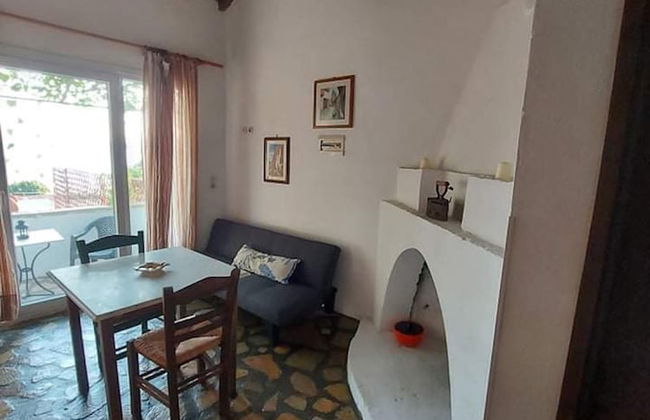 Beautiful House Located on a Hill in Samos Island, 400 m From an Organized Beach - Foto 2