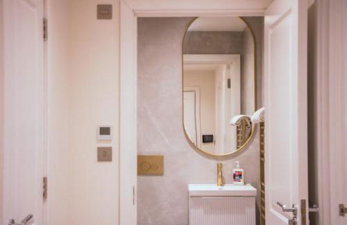 Clarence Suites - Photo 11