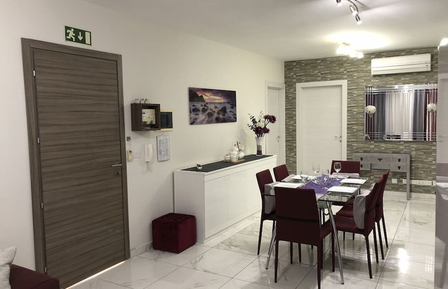 Sea View 2 Bed Apartment Close to Beach - Photo 45