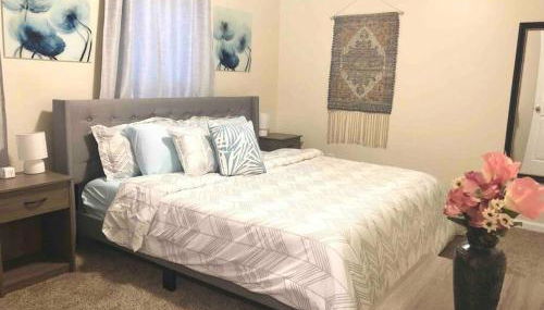 * Radiant Retreat * King Bed * Long Term Stays * - Foto 3