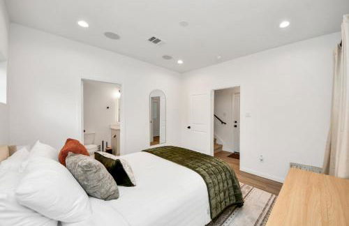 Houston Townhome NRG, Med Center, Downtown, Free Parking - Photo 9