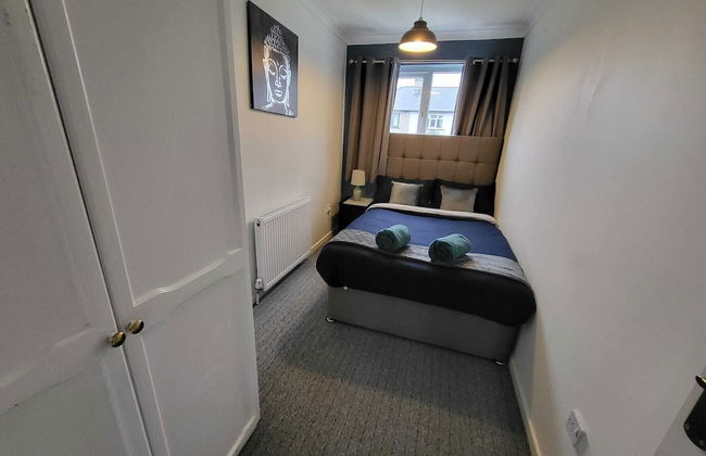 Cozy 3-Bed Family Home with Free Parking - Foto 15