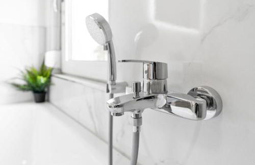 Neues Haus ,11 Betten, völlmöbliert mit Parkplätzen, Garage und Garten - Foto 29