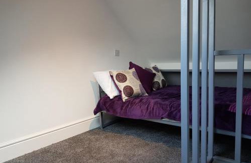 Webb place 2 bedroom apartment ! - Photo 11