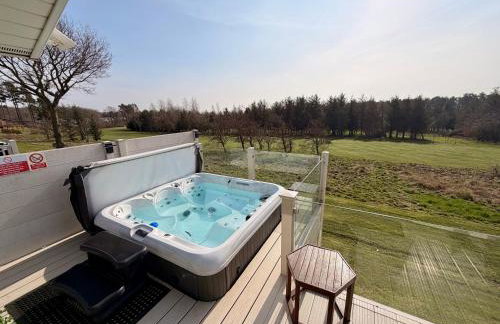 Hot Tub Lodge with Panoramic Views & Free Golf - Foto 44