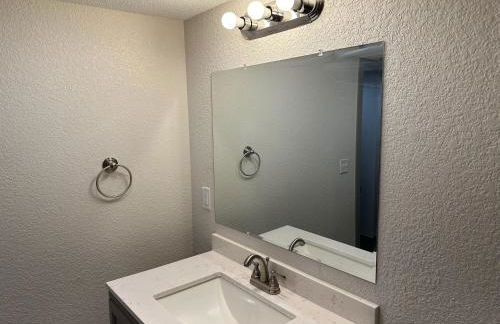 Adorable New West 3 BR 2 BA SMRT TV Coffee - Foto 20