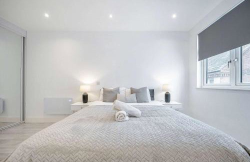 Luxurious 2BR Flat Perfect For Business Relocators By Charles Richardson ltd Short Term Rentals Couldson - Foto 3