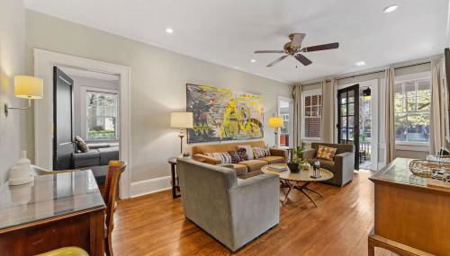 Luxurious Myers Park Living with Screened Porch - Foto 5