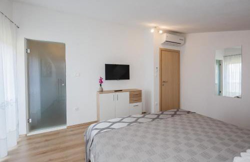 Villa Toni with 5 bedrooms and heated pool - Photo 39