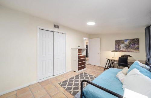 Historic Carriage House Downtown 2 bedroom 1 bath - Foto 27