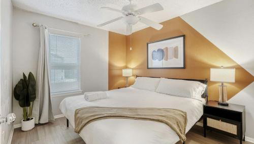 Relaxing King Suite Getaway - Sleeps 4 - Pool, Pkg - Foto 4